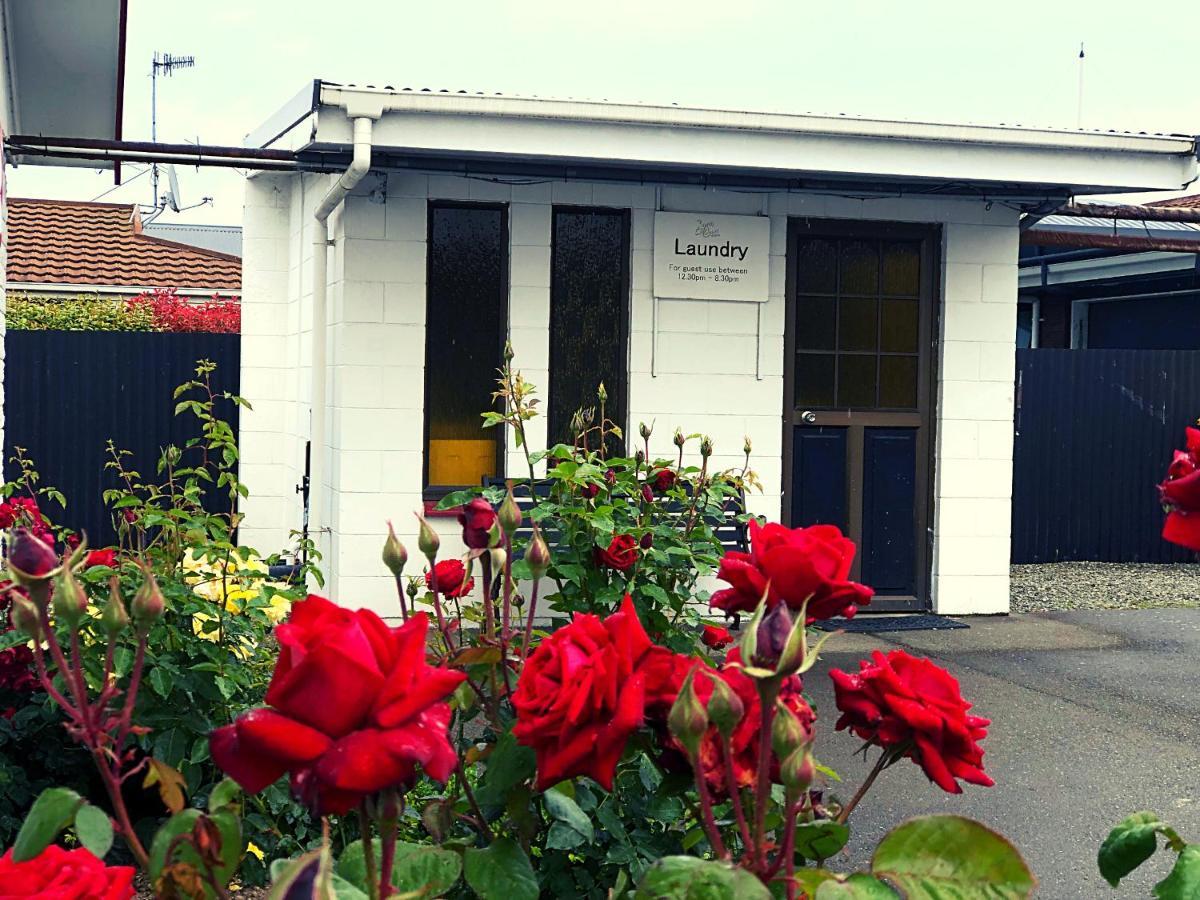 Asure Surrey Court Motel Invercargill Exterior photo